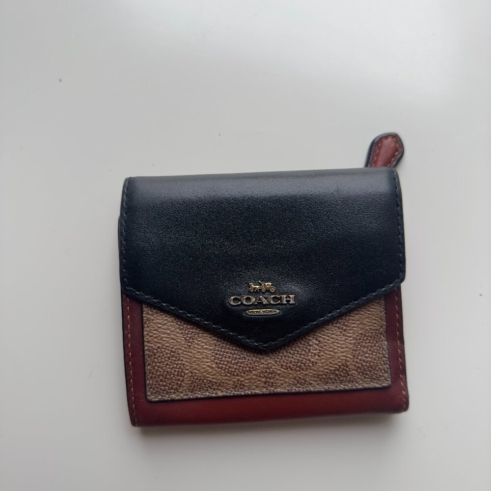 COACH Women's Tri-Fold Wallet
